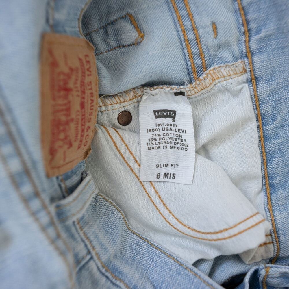 Vintage Y2K 2004 Levi's Classic Slim Stretch Crop Jeans - Picture 4 of 11